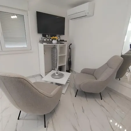 Josipa Apartament *
